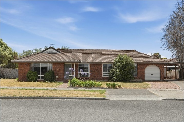 13 Commodore Drive, Newnham